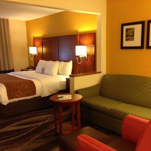 Hotel Comfort Suites Longview photo 3