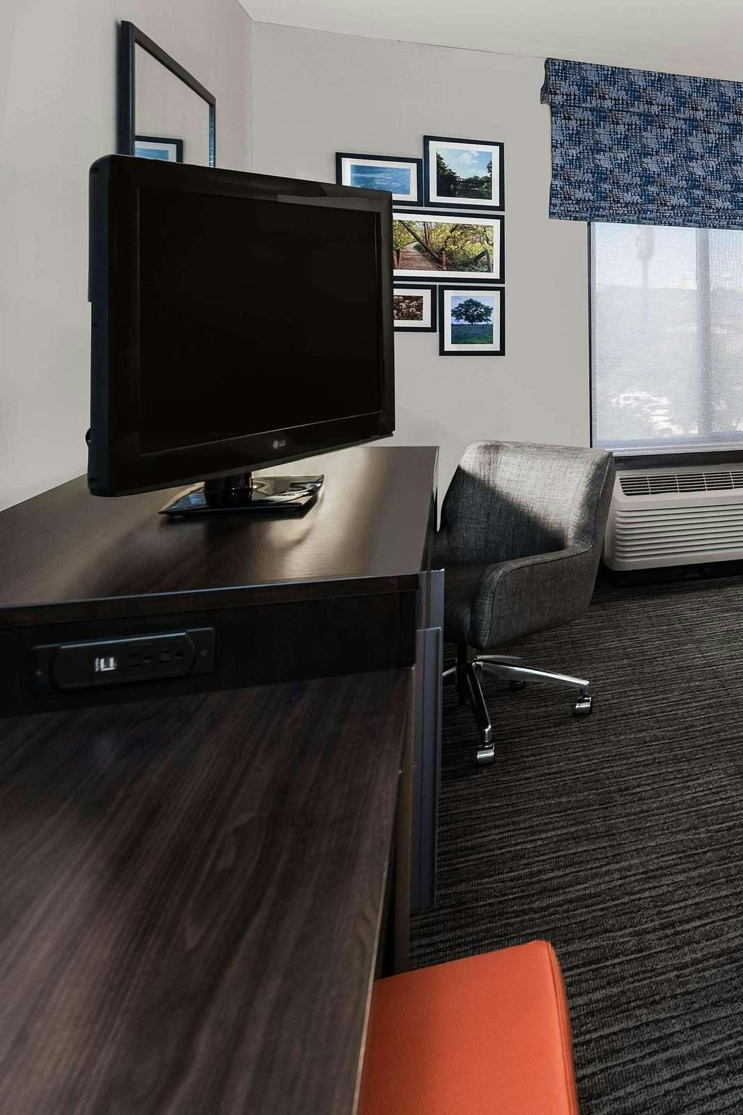 Hotel HAMPTON INN AND SUITES SAN MARCOS photo 4