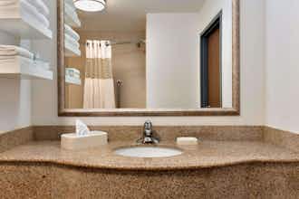 Hotel Summit Suites photo 5