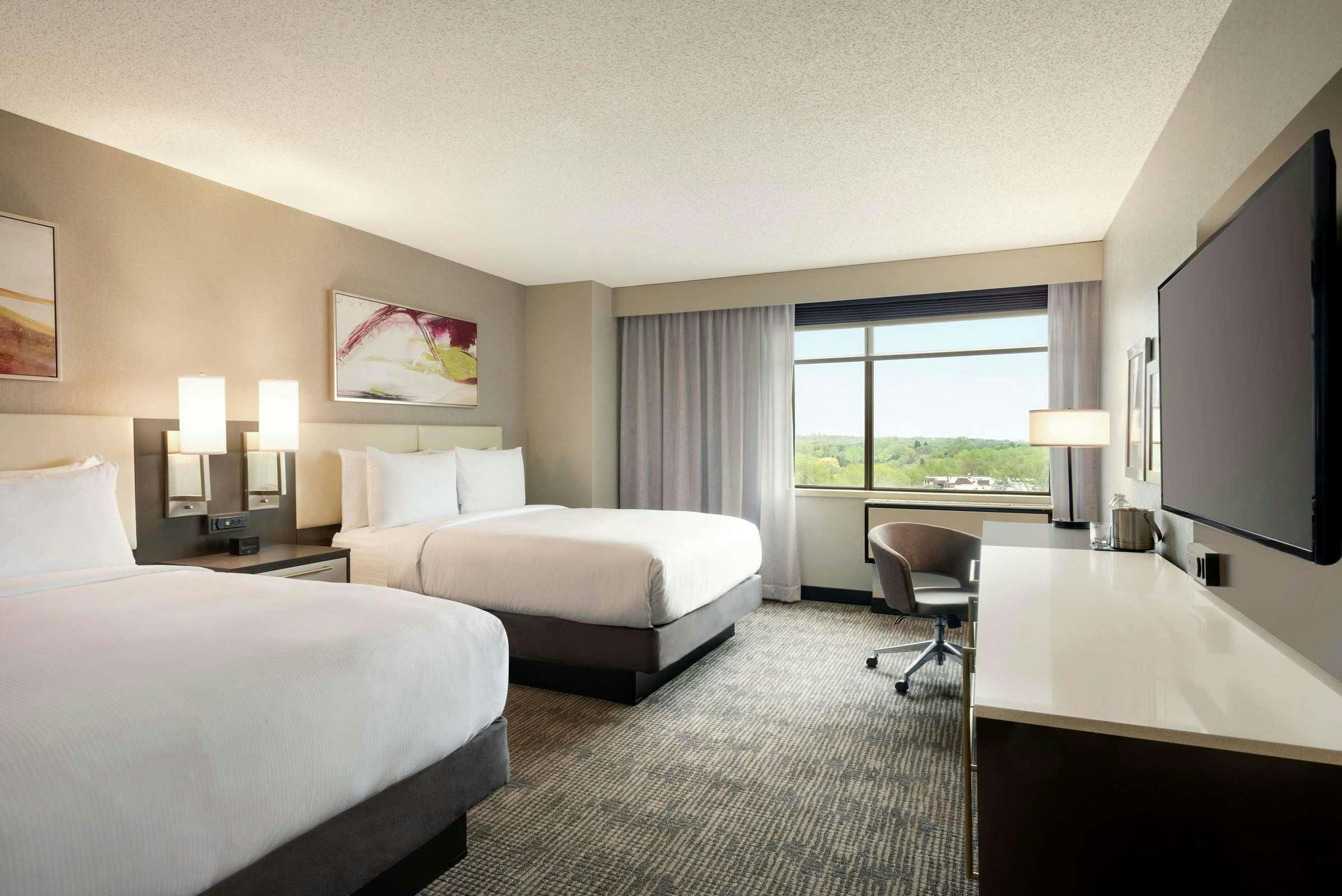 Hotel Doubletree By Hilton St. Paul East photo 5