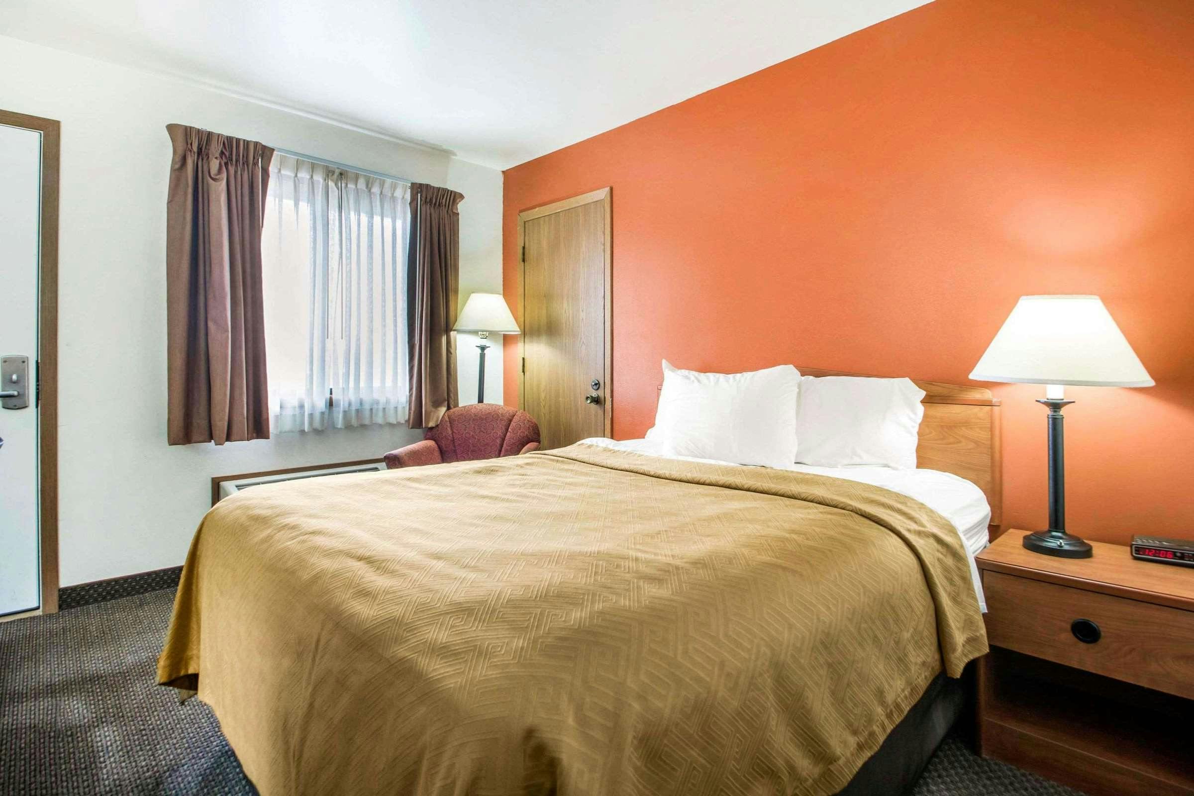 Hotel Clarion Pointe Tomah photo 1