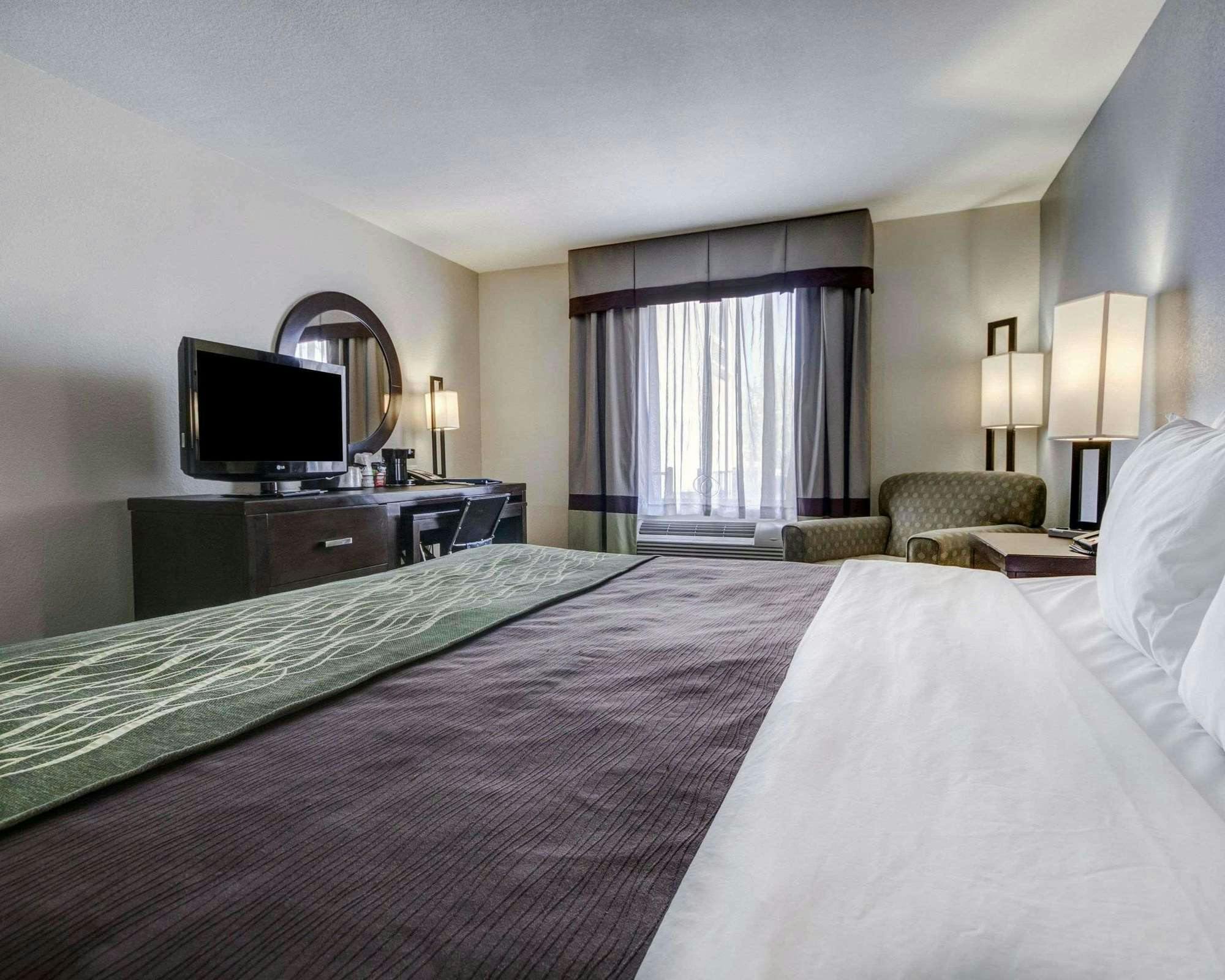 Hotel Comfort Inn & Suites El Paso I-10 Airport Area photo 1