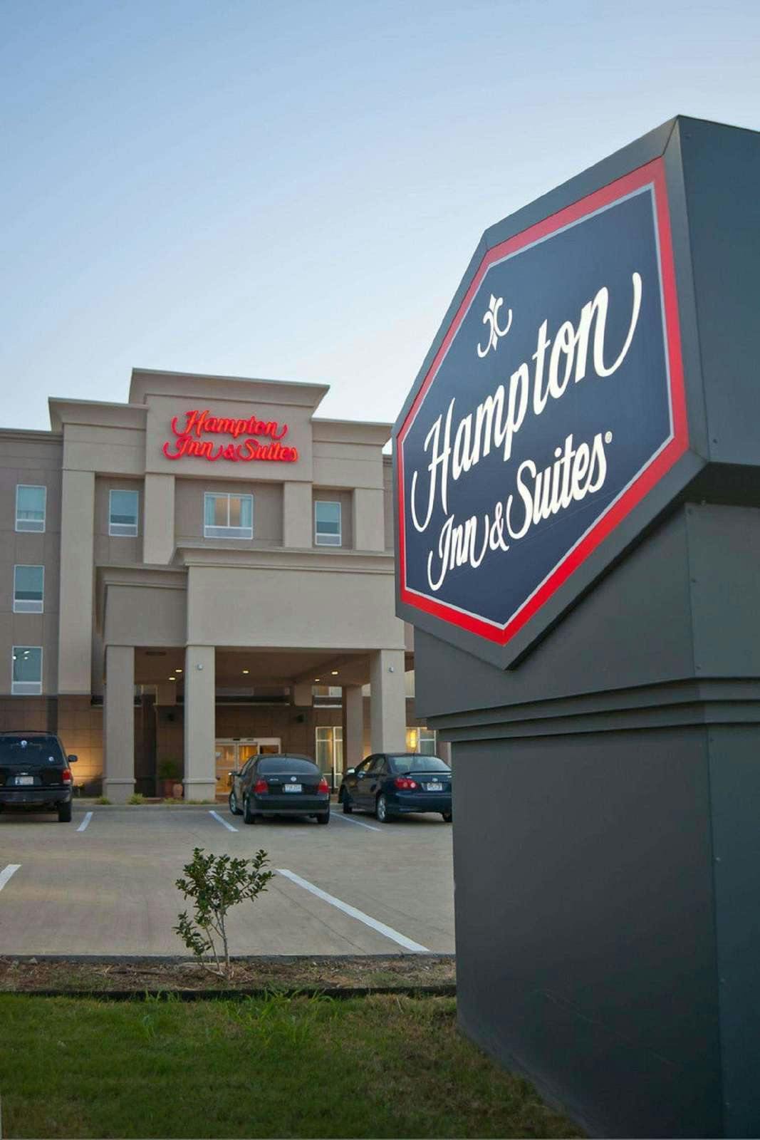 Hotel Hampton Inn and Suites Denison, TX photo 2