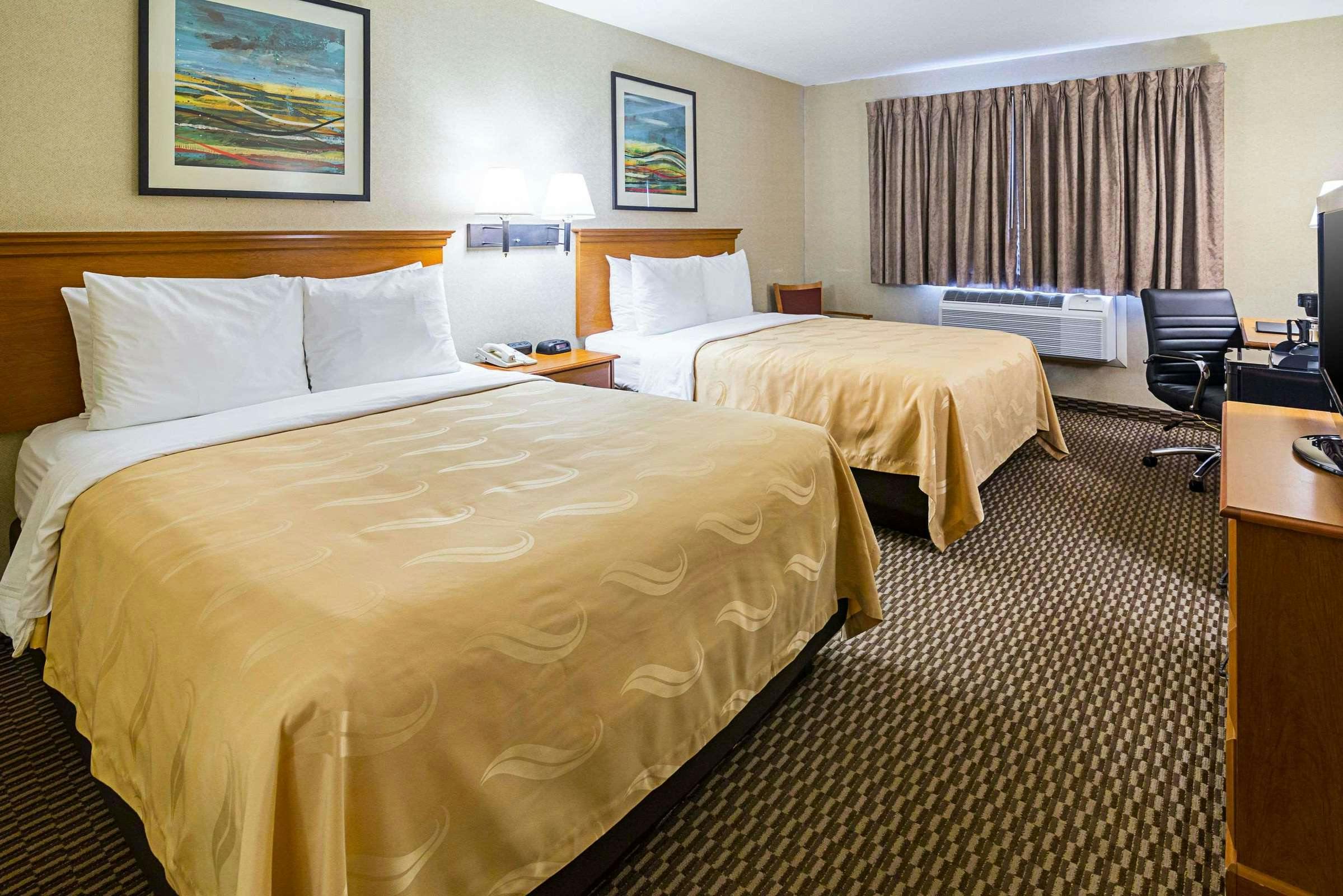 Hotel Travelodge by Wyndham Rapid City/Black Hills photo 2