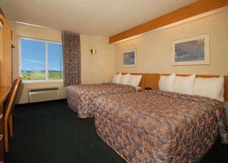 Hotel Rodeway Inn Abbotsford WI photo 3