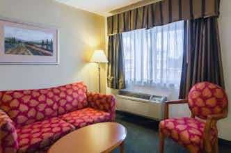 Hotel SureStay Hotel by Best Western Summersville photo 1