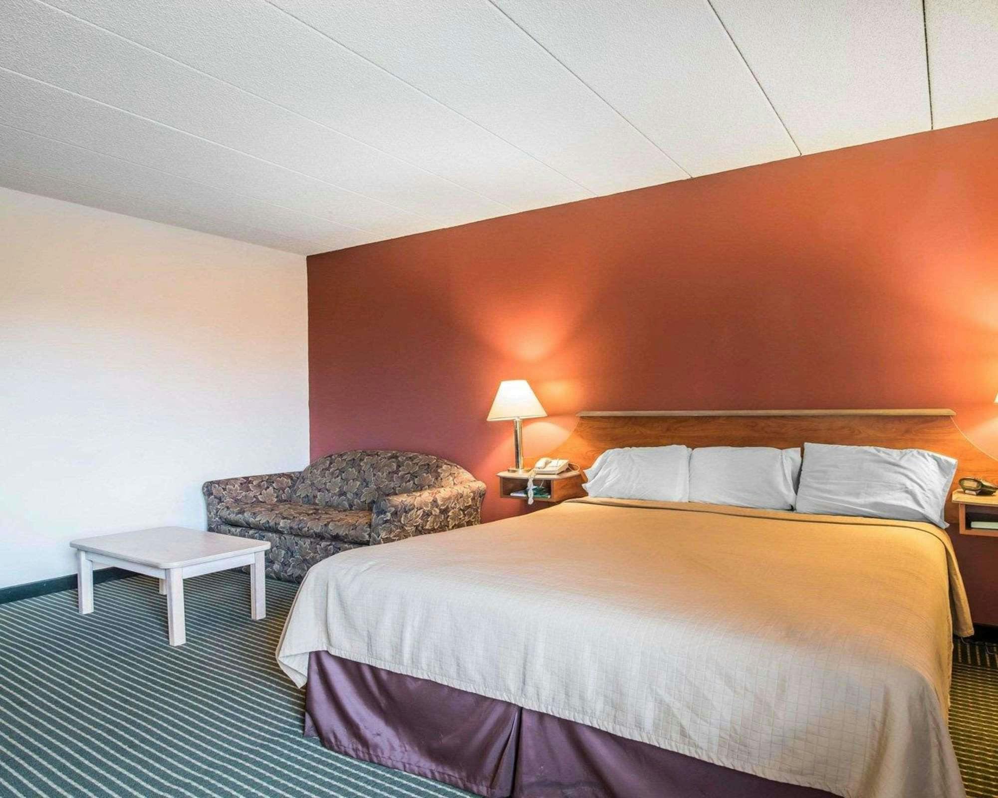 Hotel Econo Lodge Near Plymouth State University photo 5
