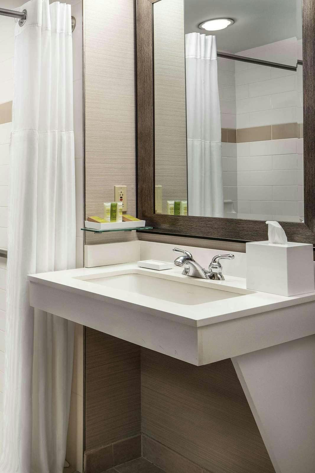 Hotel Hilton Boston Logan Airport photo 4
