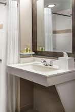 Hotel Hilton Boston Logan Airport photo 4