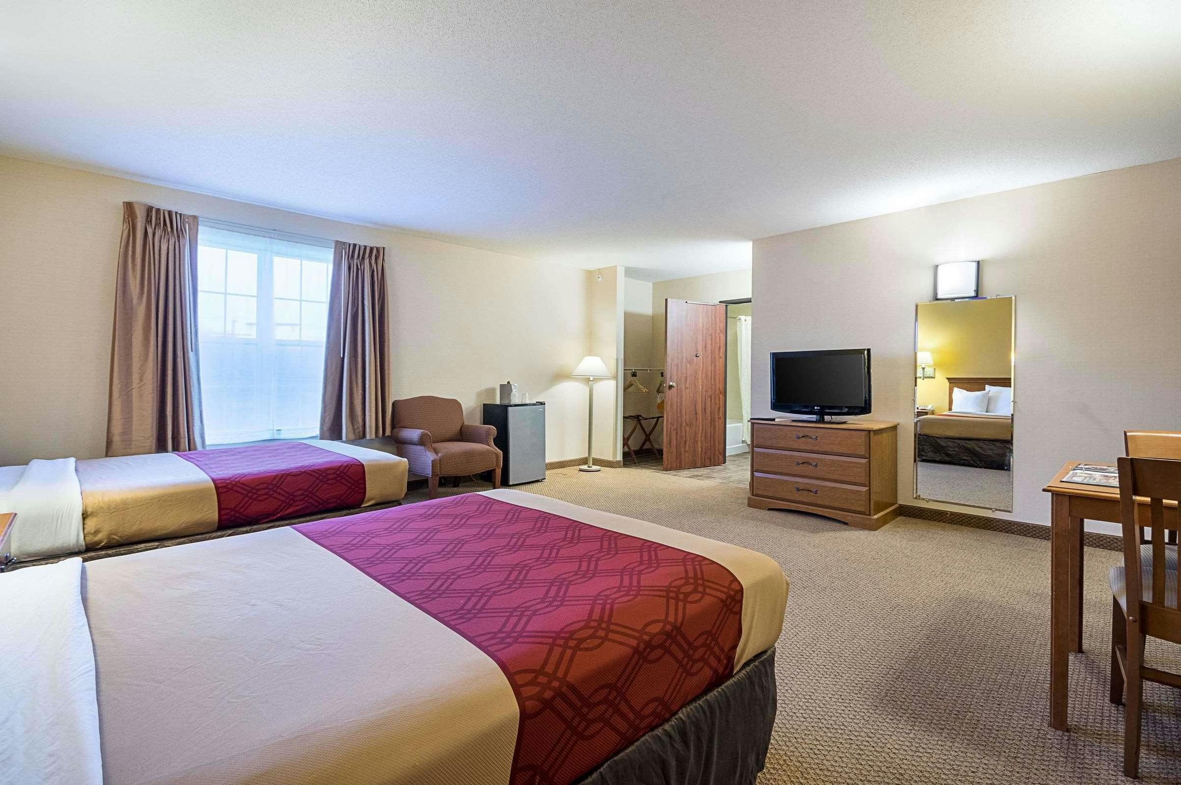 Hotel Econo Lodge Hadley near University photo 4