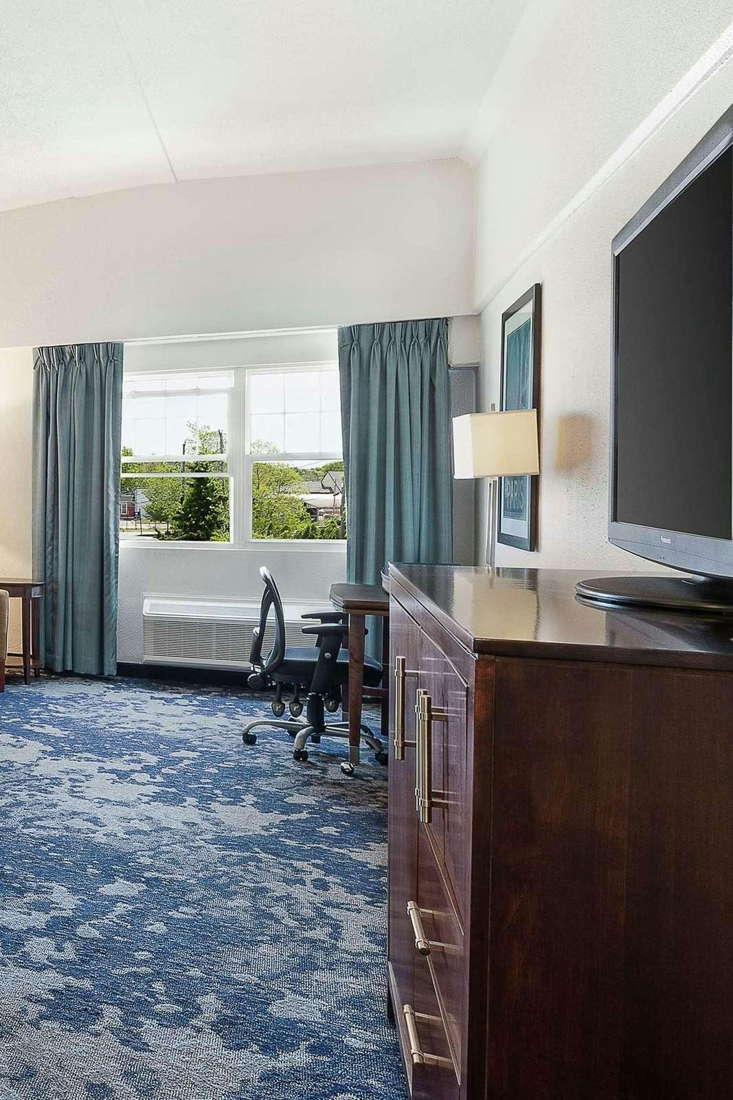 Hotel Doubletree By Hilton Cape Cod Hyannis photo 3