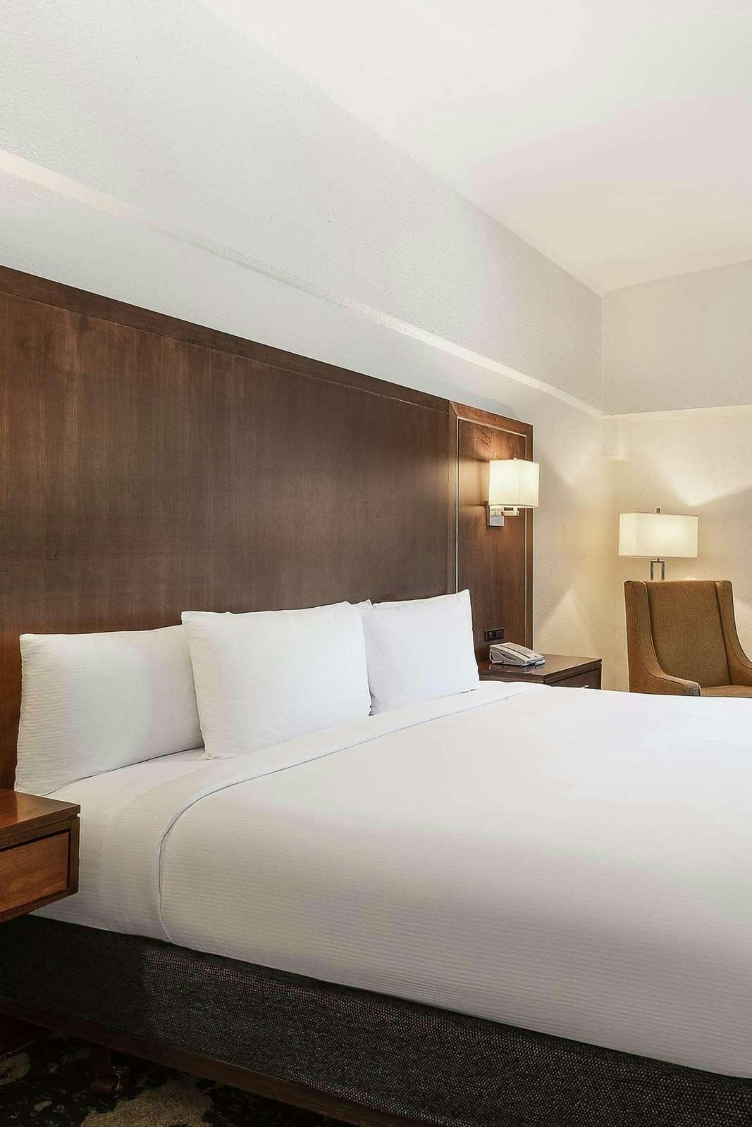 Hotel Doubletree By Hilton Cape Cod Hyannis photo 1