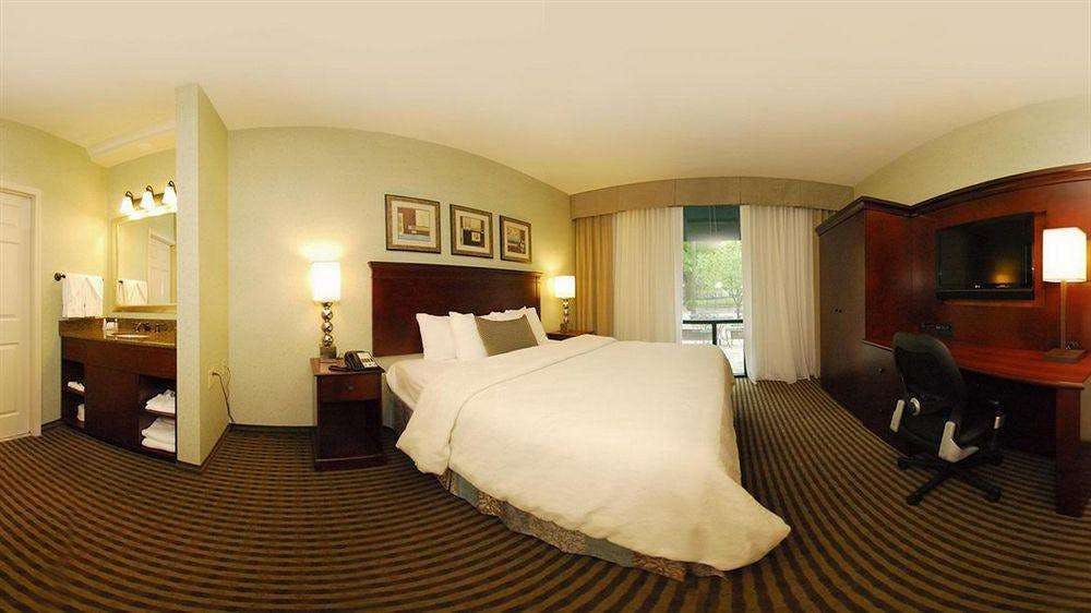 Hotel MOXY Memphis Downtown photo 1