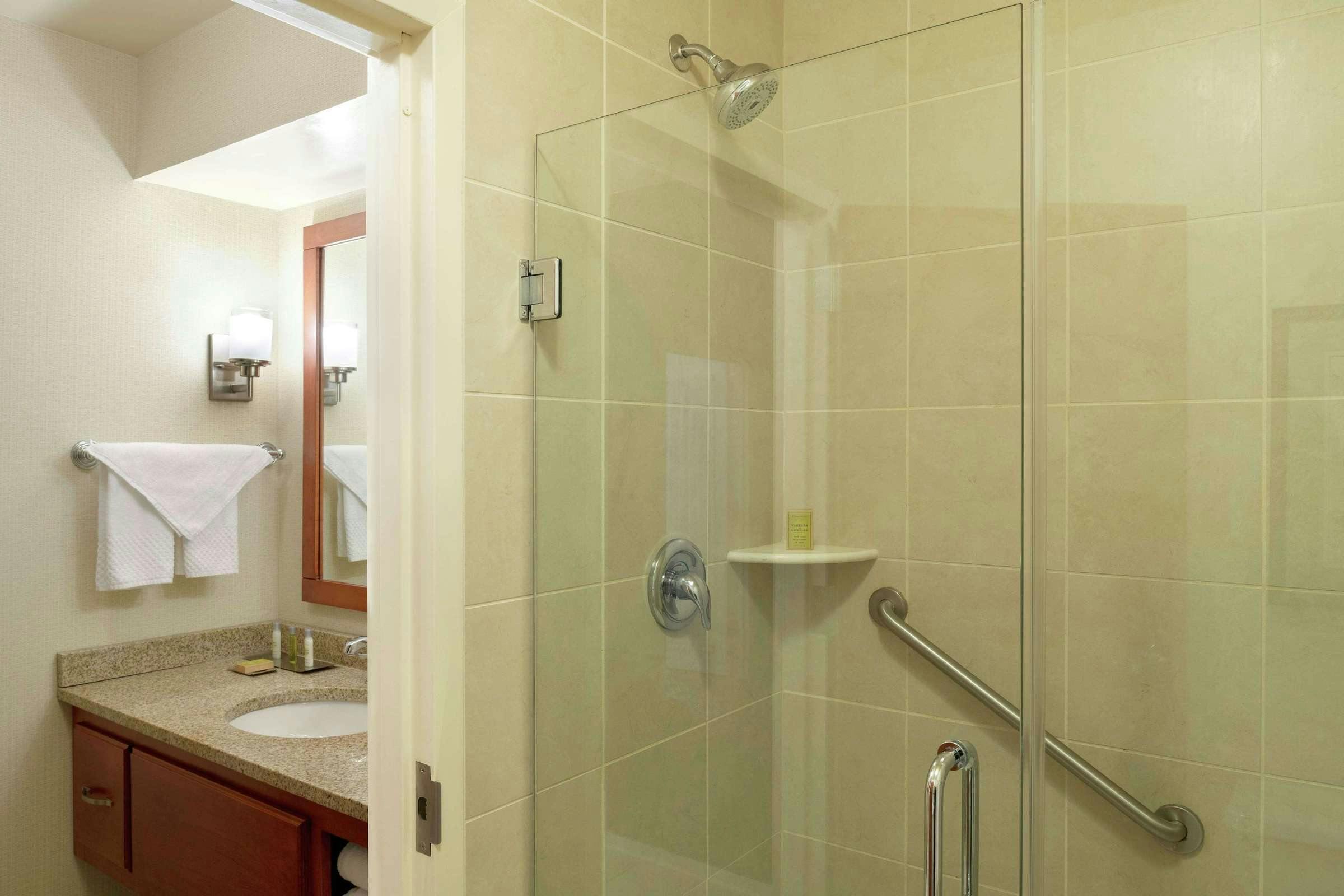 Hotel DoubleTree Suites by Hilton Hotel Mt. Laurel photo 3