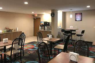 Hotel Econo Lodge La Crosse North photo 5