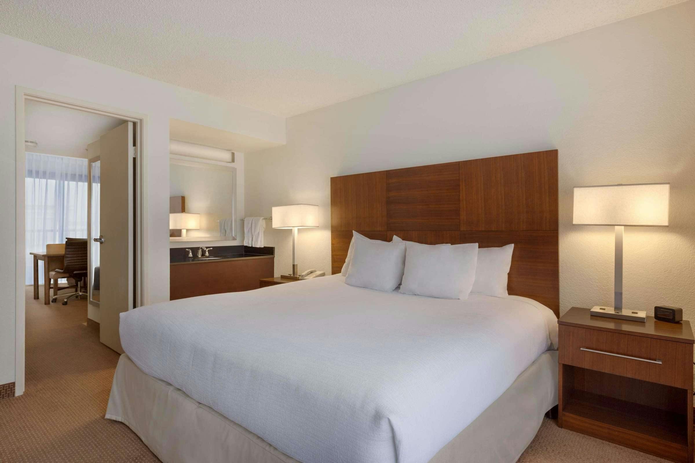Hotel Embassy Suites Baton Rouge photo 3