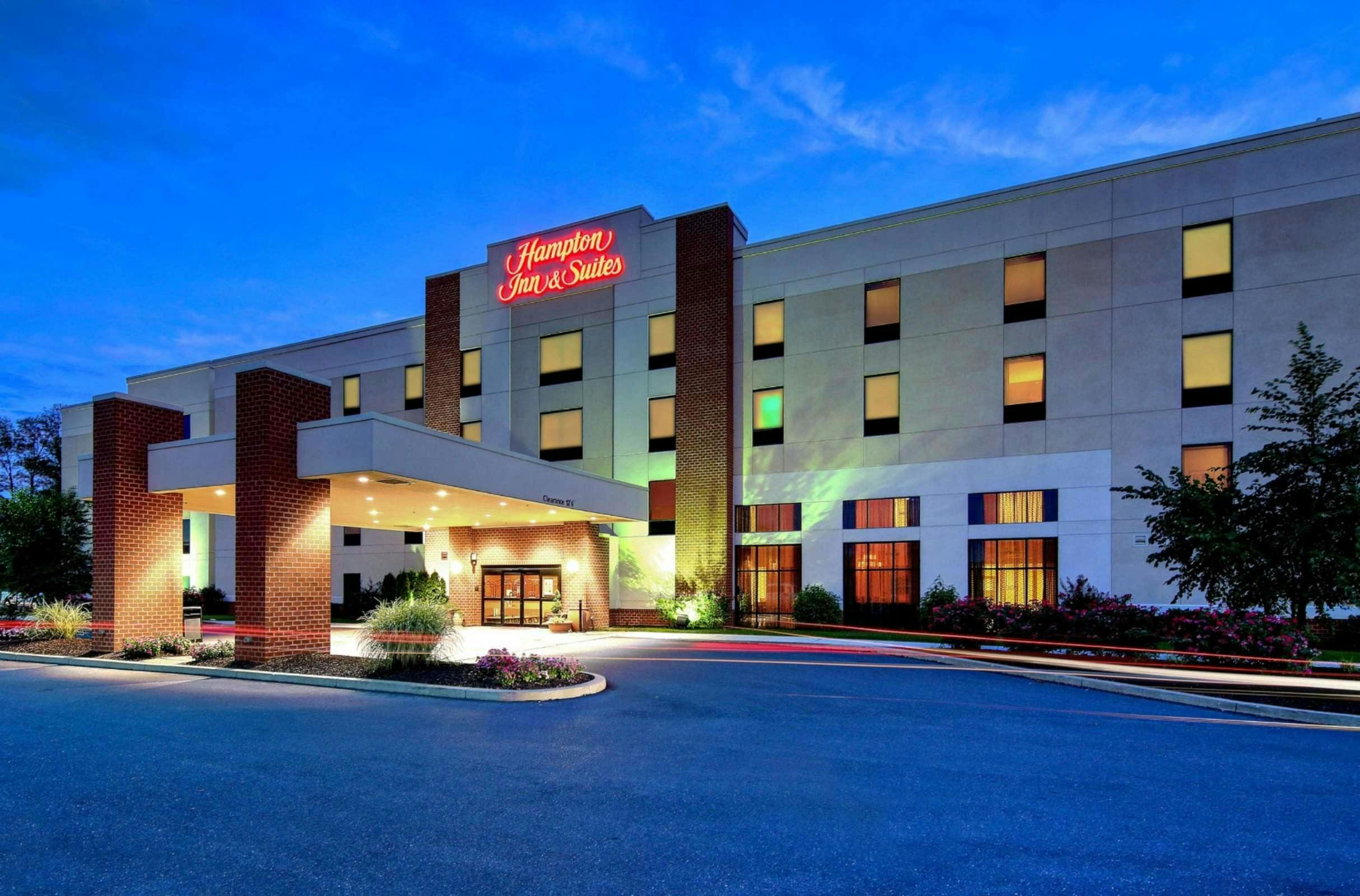 Hotel Hampton Inn and Suites Harrisburg/North photo 1