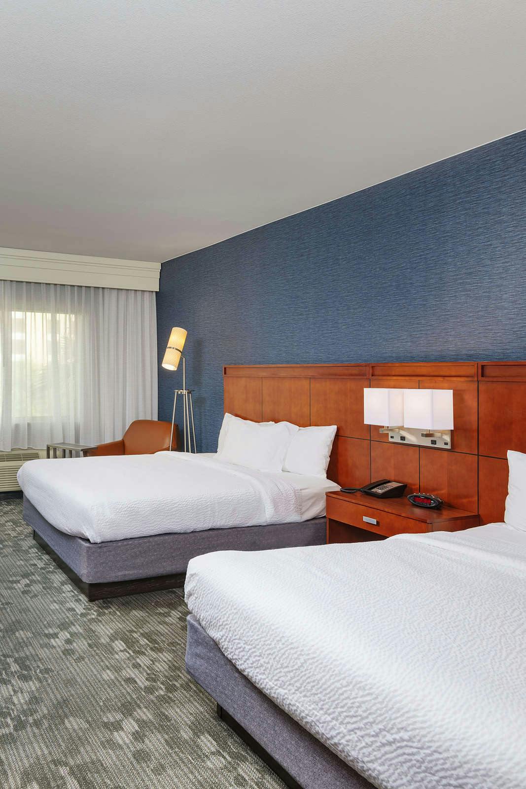 Hotel Courtyard Santa Ana Orange County photo 4