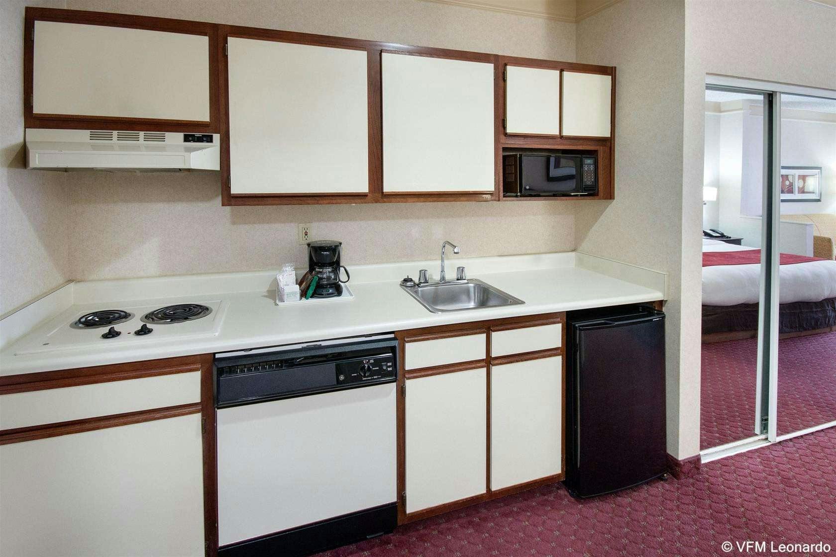 Hotel Comfort Suites Parkersburg South photo 4