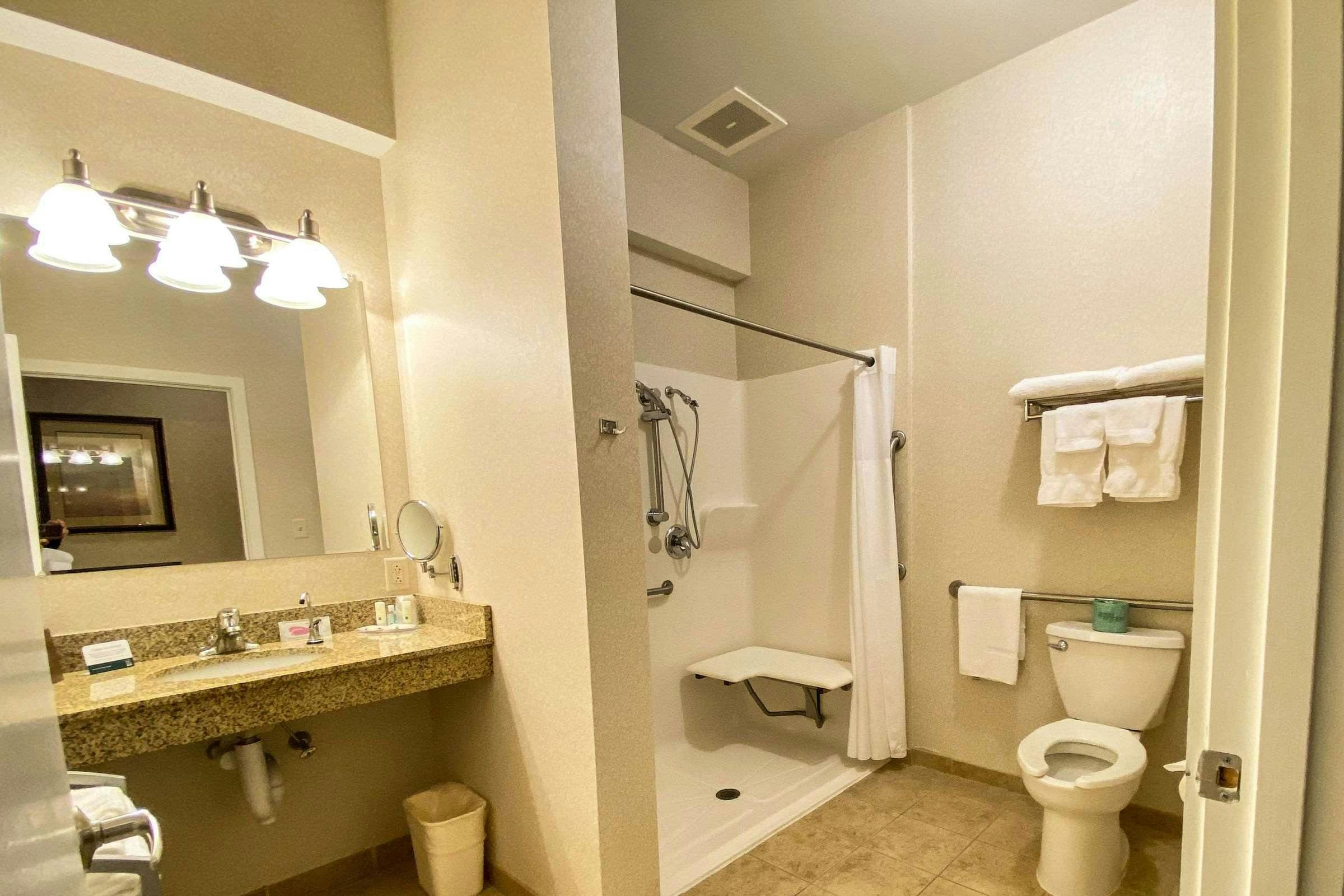 Hotel Maine Evergreen Hotel Ascend Hotel Collection photo 5