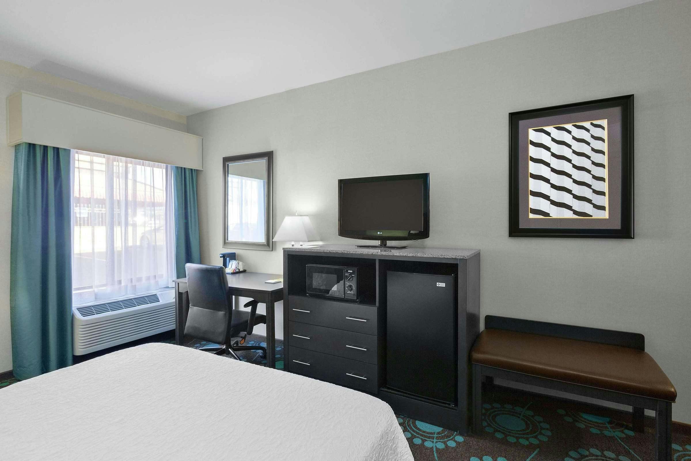 Hotel Spark by Hilton Bakersfield Central photo 2