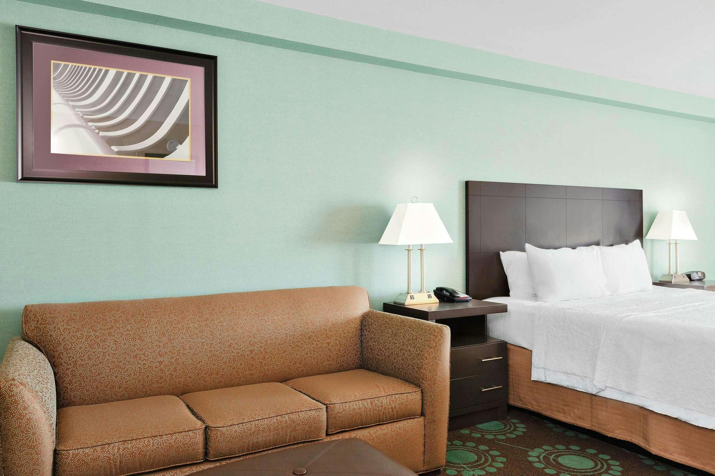 Hotel Spark by Hilton Bakersfield Central photo 3