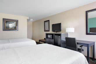 Hotel Spark by Hilton Bakersfield Central photo 5