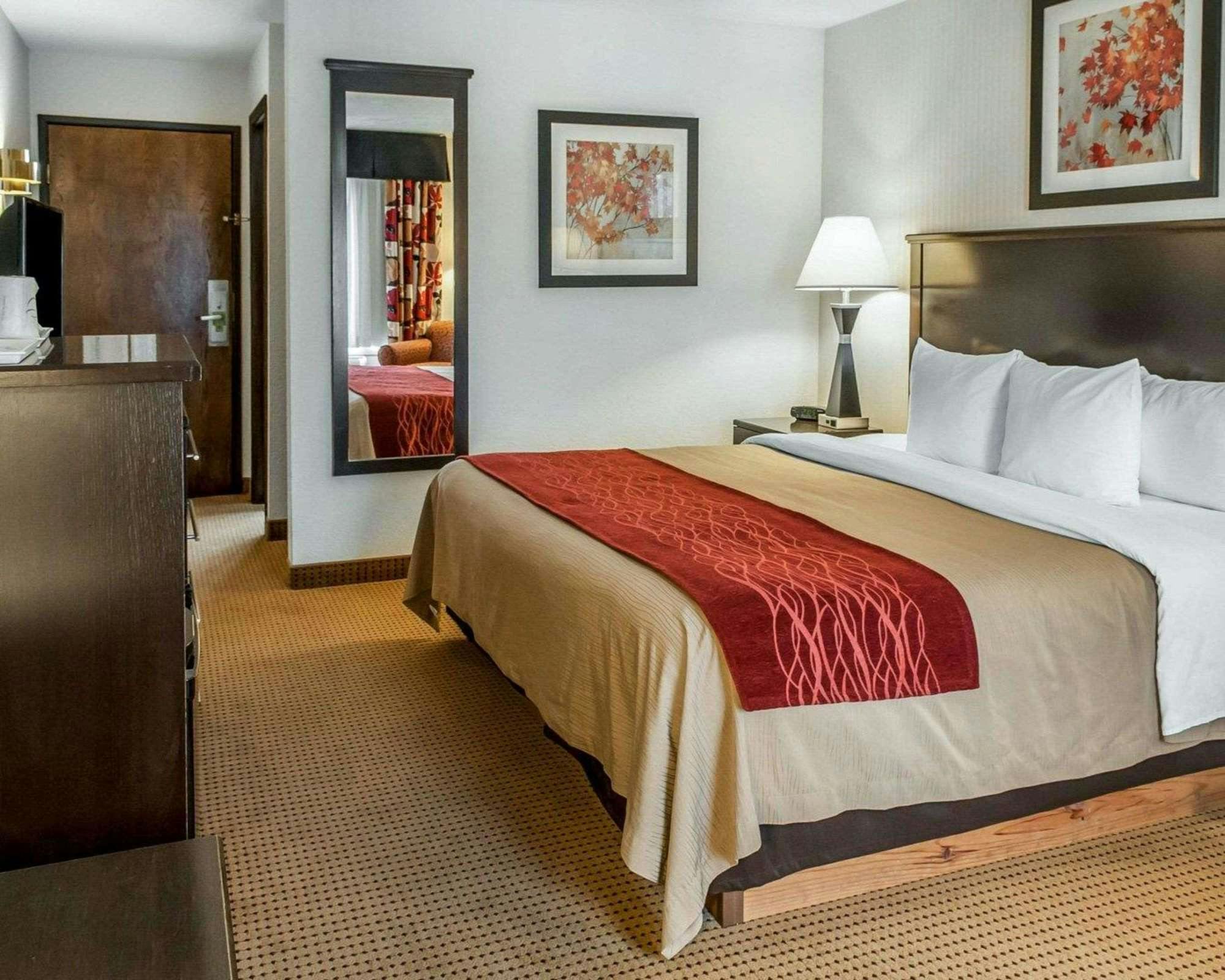 Hotel Quality Inn & Suites Farmington photo 2