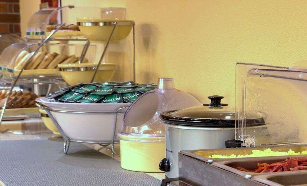 Hotel Quality Inn Gresham, OR photo 1