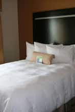 Hotel Hampton Inn & Suites Cleburne photo 1