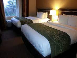 Hotel Comfort Suites Forsyth Near I-75 photo 1