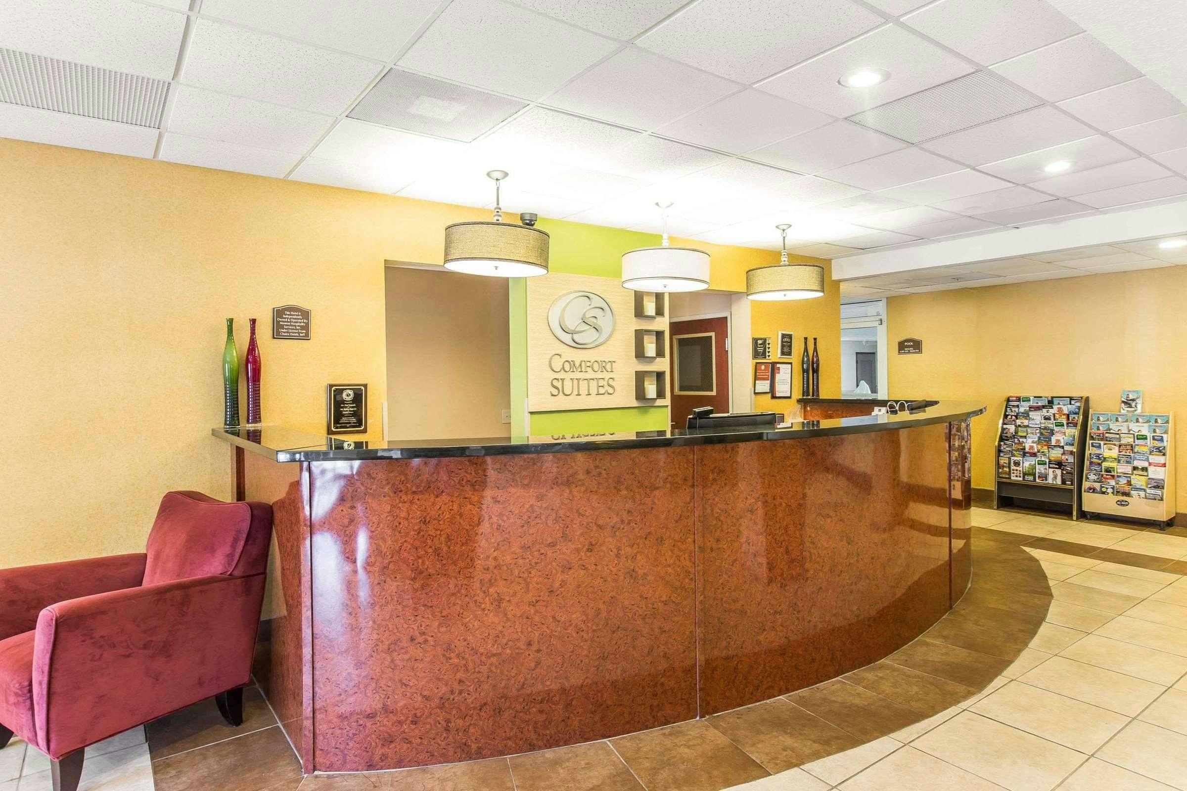 Hotel Comfort Suites Forsyth Near I-75 photo 5