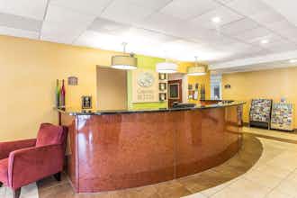 Hotel Comfort Suites Forsyth Near I-75 photo 5