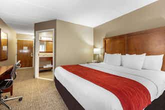 Hotel Comfort Inn & Suites Hamilton Place photo 1