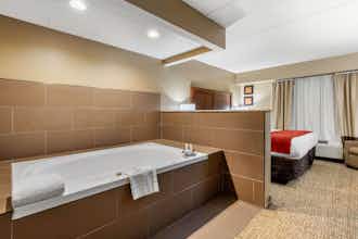 Hotel Comfort Inn & Suites Hamilton Place photo 3