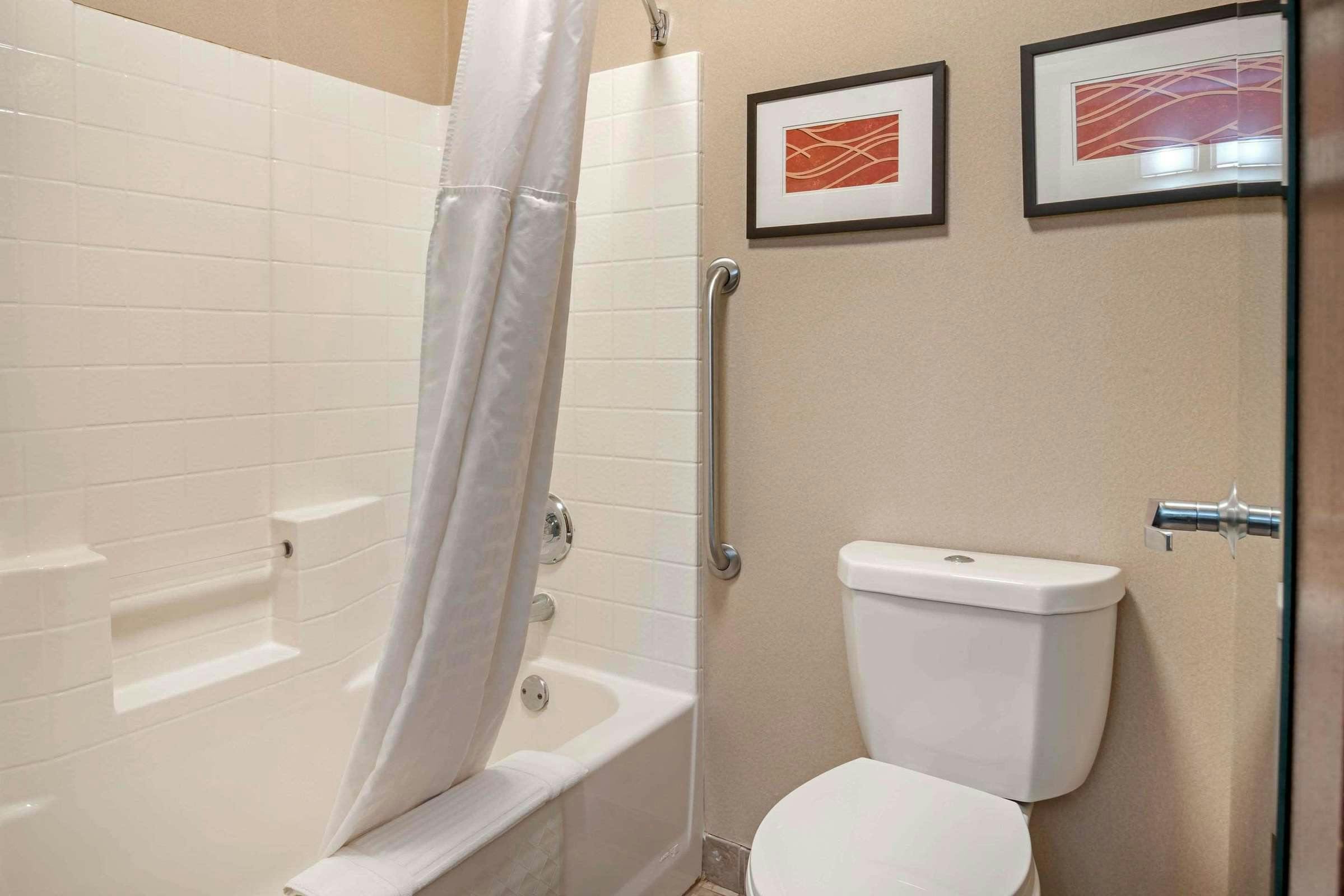 Hotel Comfort Inn & Suites Salem Northeast photo 3