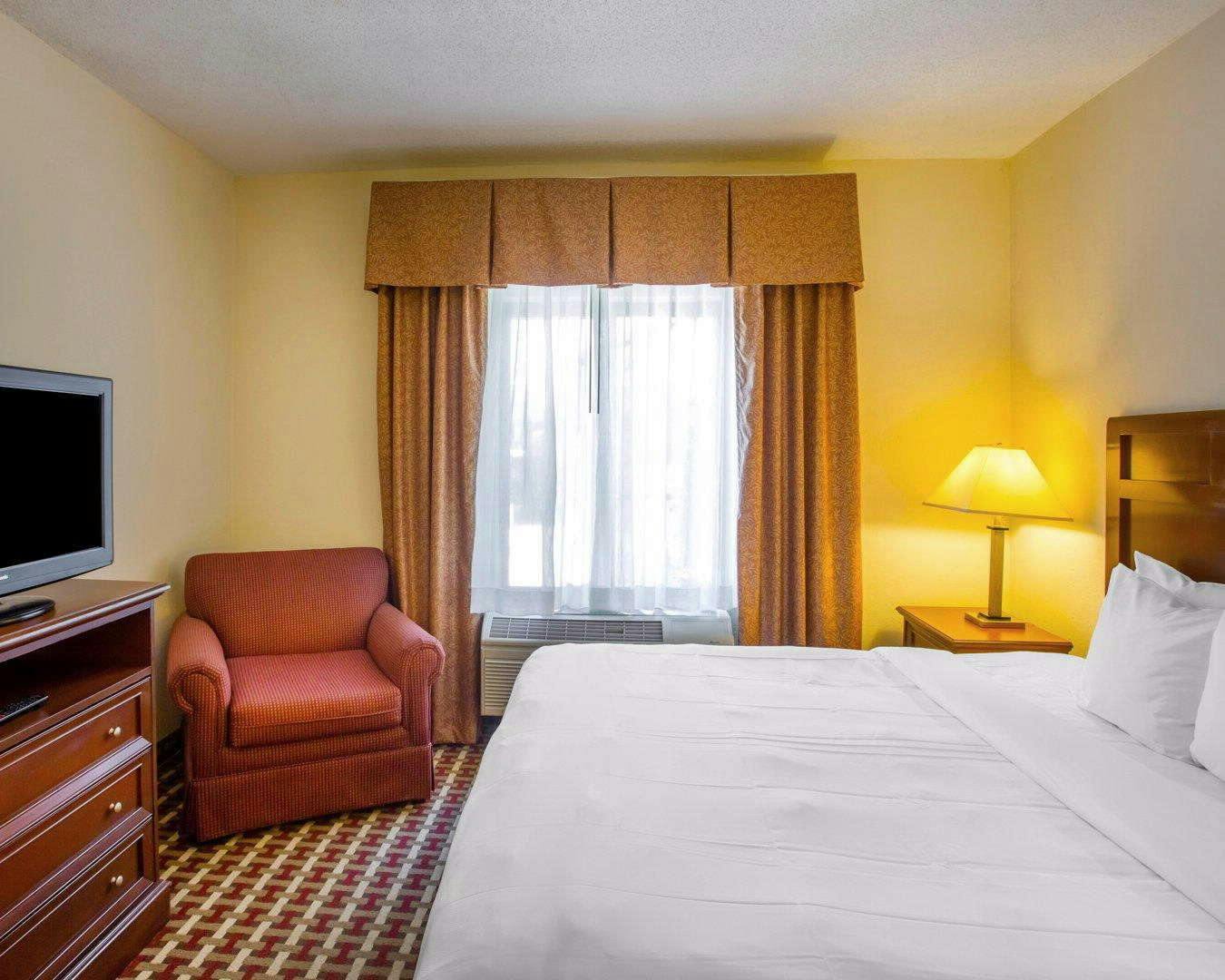 Hotel Quality Suites Paducah KY photo 5
