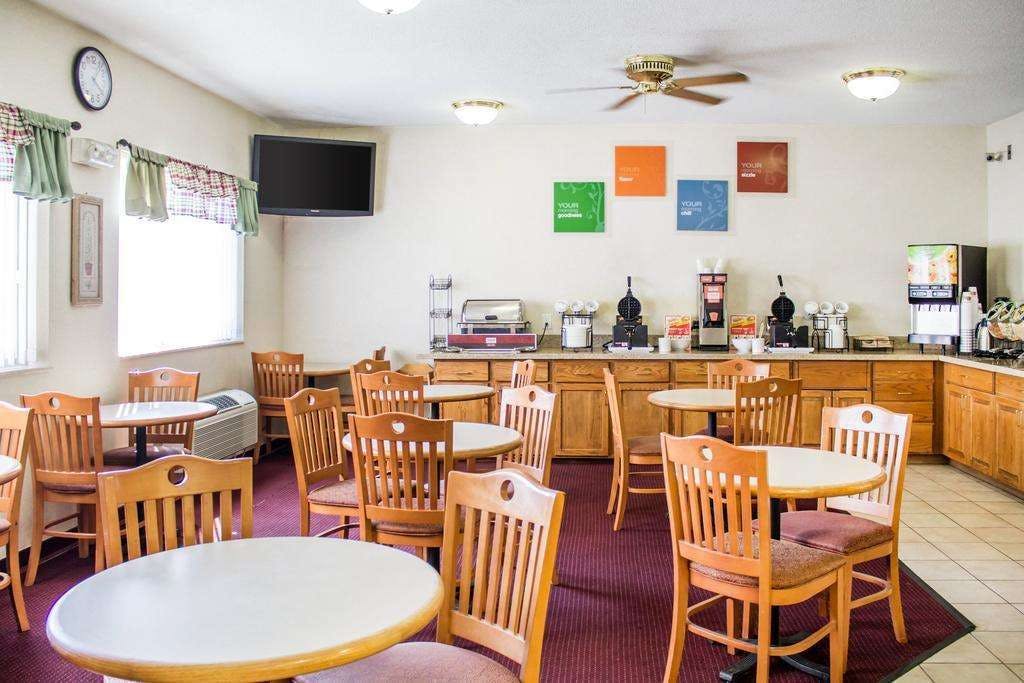 Hotel Quality Inn & Suites Green Bay - Ashwaubenon photo 1