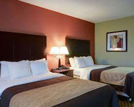 Hotel Quality Inn & Suites Pine Bluff, AR photo 1