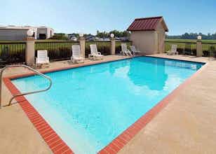 Hotel Quality Inn & Suites Pine Bluff, AR photo 4