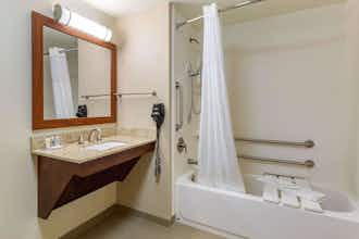 Hotel Comfort Inn Aikens Center photo 4