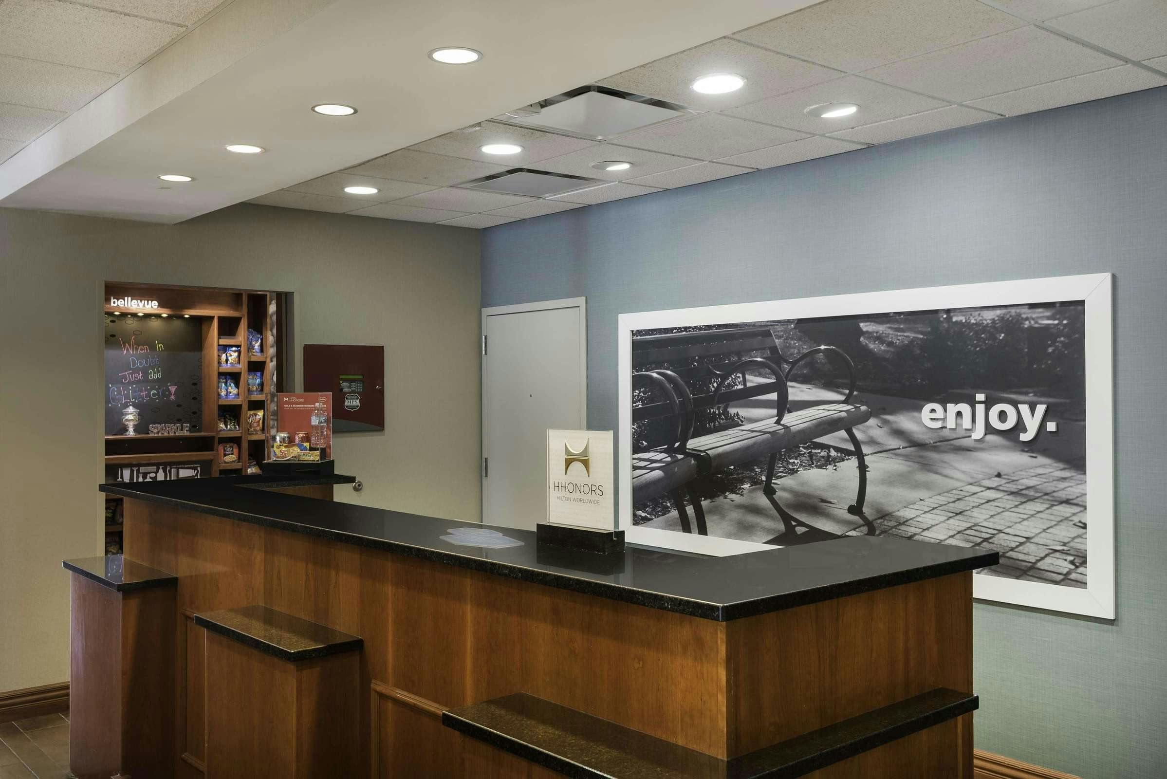 Hotel Hampton Inn Bellevue photo 2