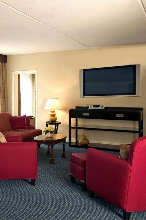 Hotel FOUR POINTS BY SHERATON WAKEFIELD BOSTON HOTEL & CONFERENCE CENTER photo 2