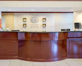 Hotel Comfort Suites Airport photo 2