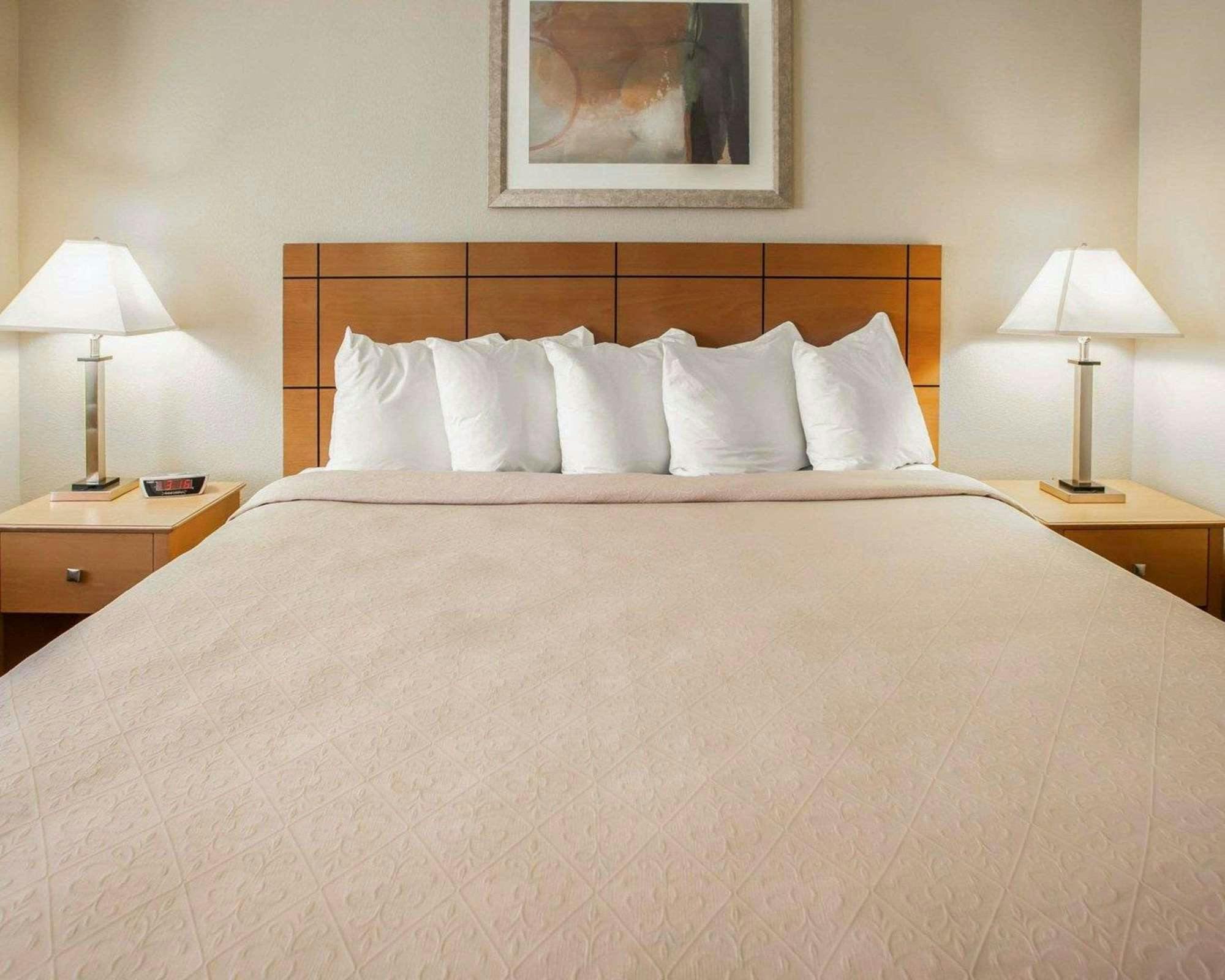 Hotel Quality Inn Forsyth - Decatur photo 1