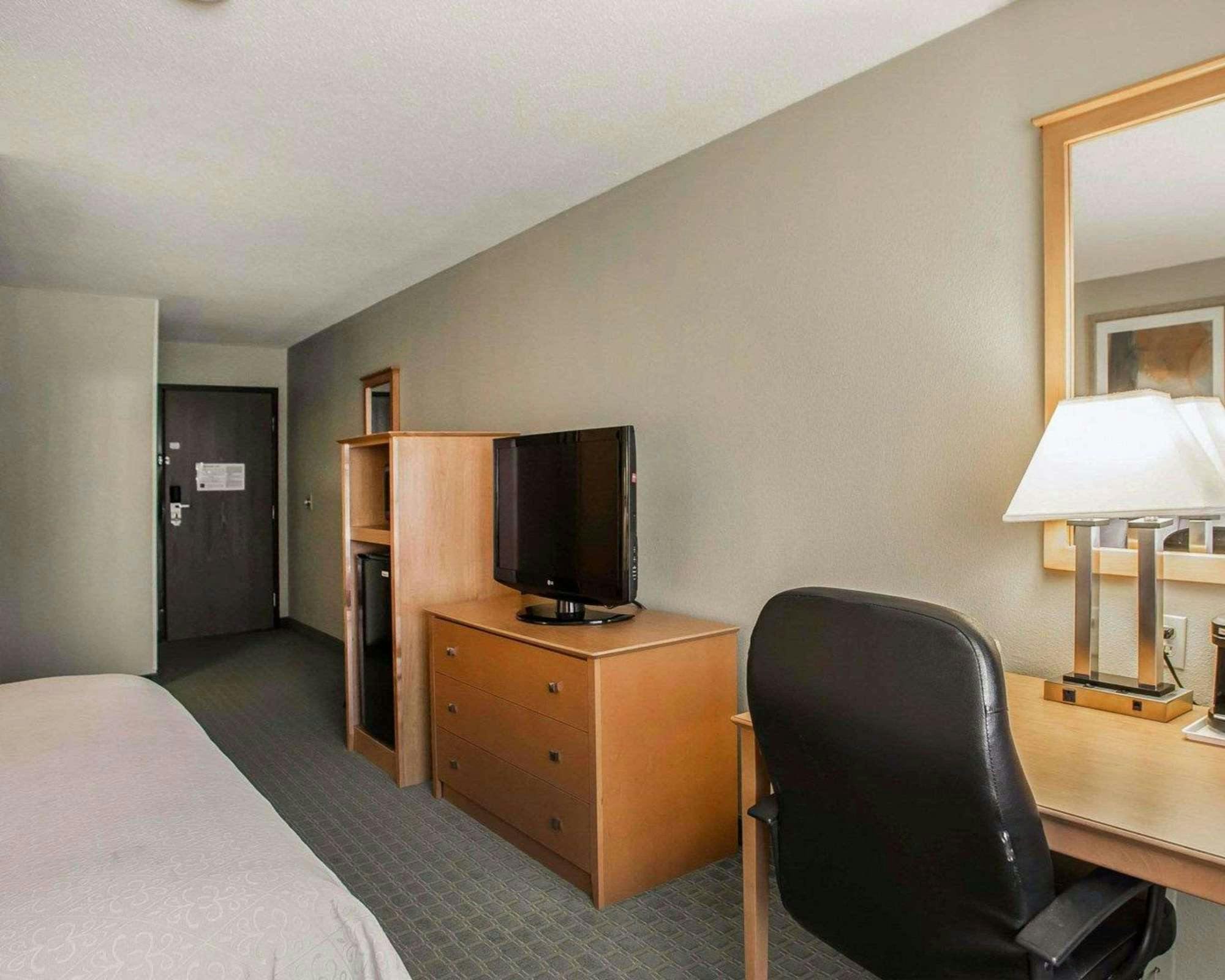 Hotel Quality Inn Forsyth - Decatur photo 5