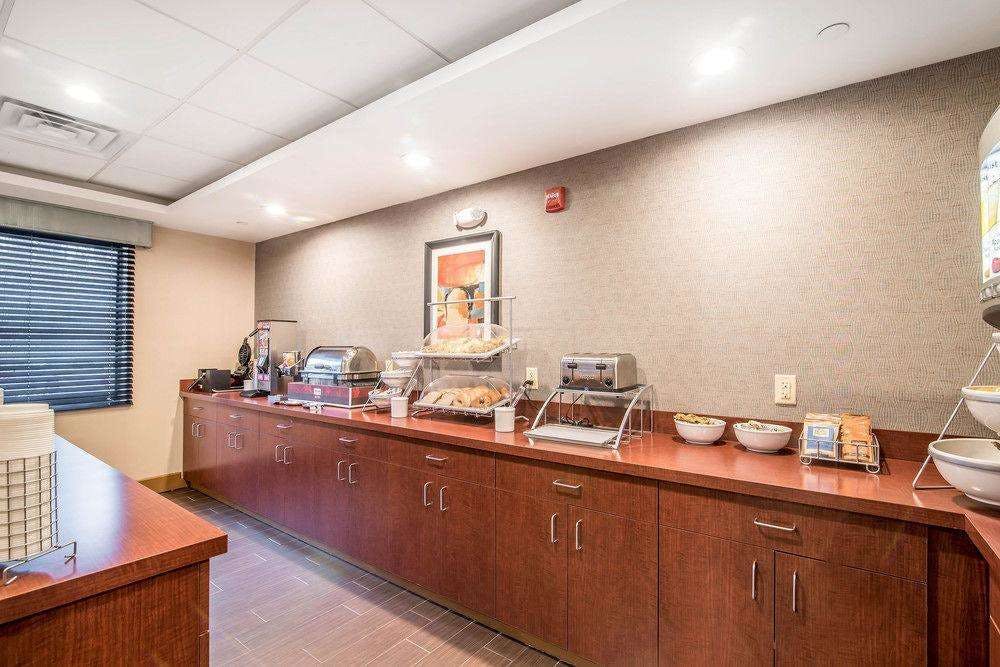 Comfort Inn & Suites Brattleboro I-91