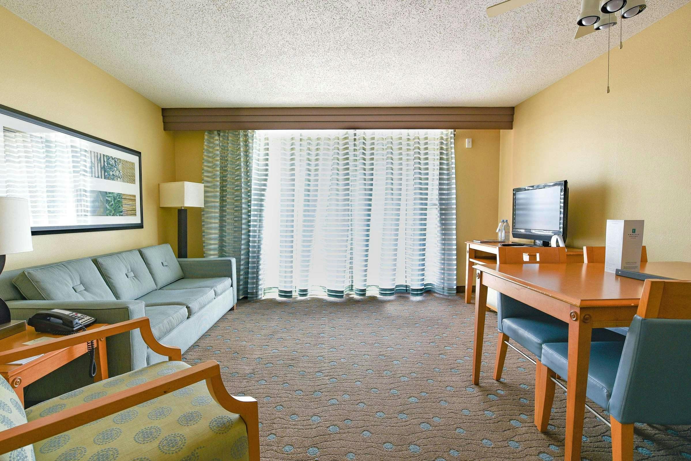 Hotel Embassy Suites by Hilton Myrtle Beach Oceanfront Resort photo 3