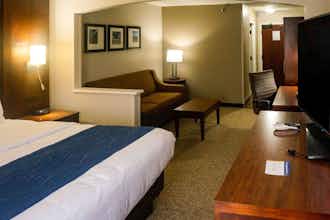 Hotel Comfort Inn & Suites Conway, AR photo 2