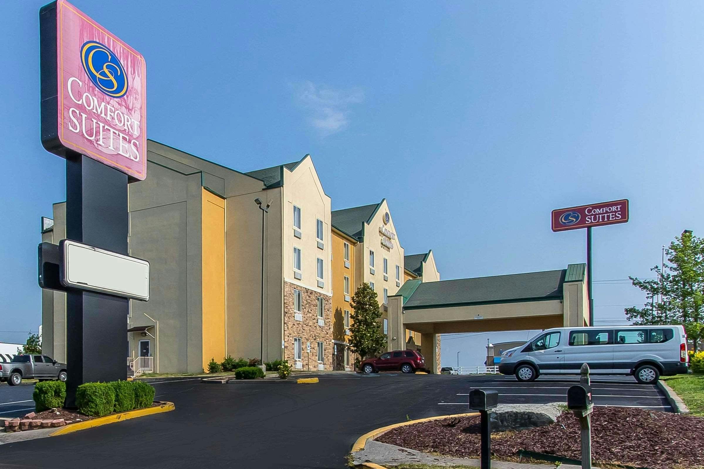 Hotel Comfort Suites Richmond photo 1